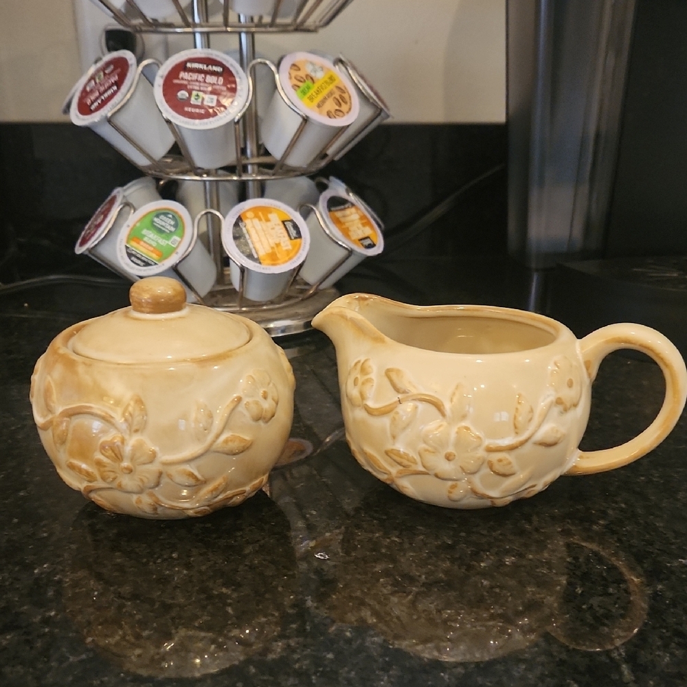 Floral Cream and Sugar Set